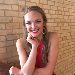 Meet your Posher, Julie